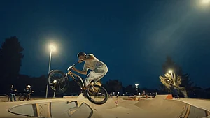 Skatepark beleuchtet
