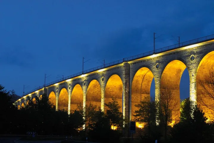 Lichtillumination einer Zugbrücke