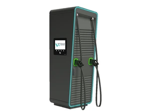 Die Hypercharger HYC-400 Schnellladesäule für Unternehmen und Kommunen lädt Elektrofahrzeuge mit zwei Ladekabeln schnell und effizient.