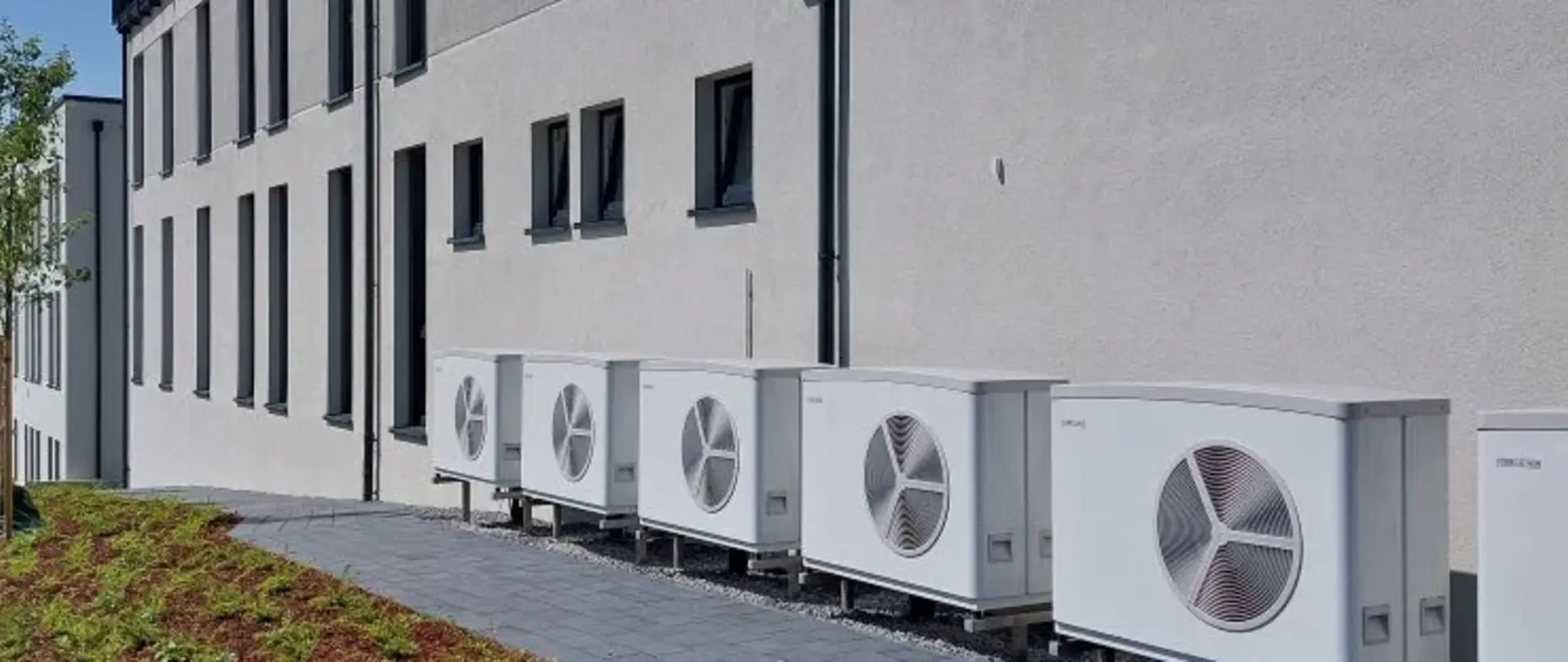 Wärmepumpen am Geschäftsgebäude