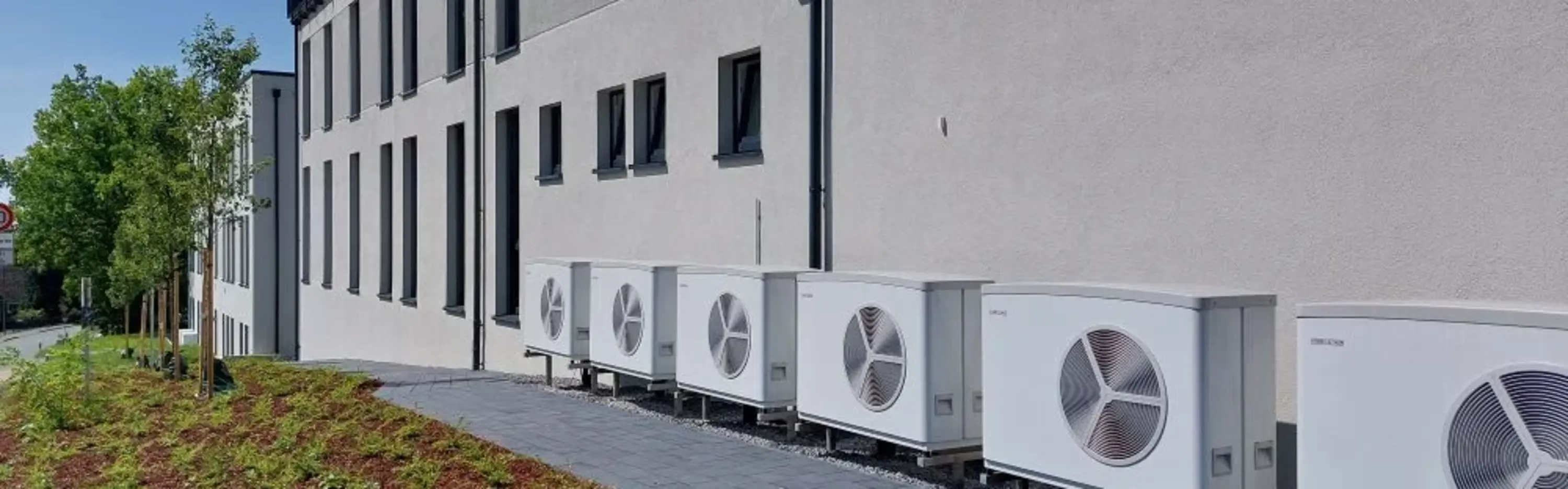 Wärmepumpen am Geschäftsgebäude Wärmepumpen am Geschäftsgebäude